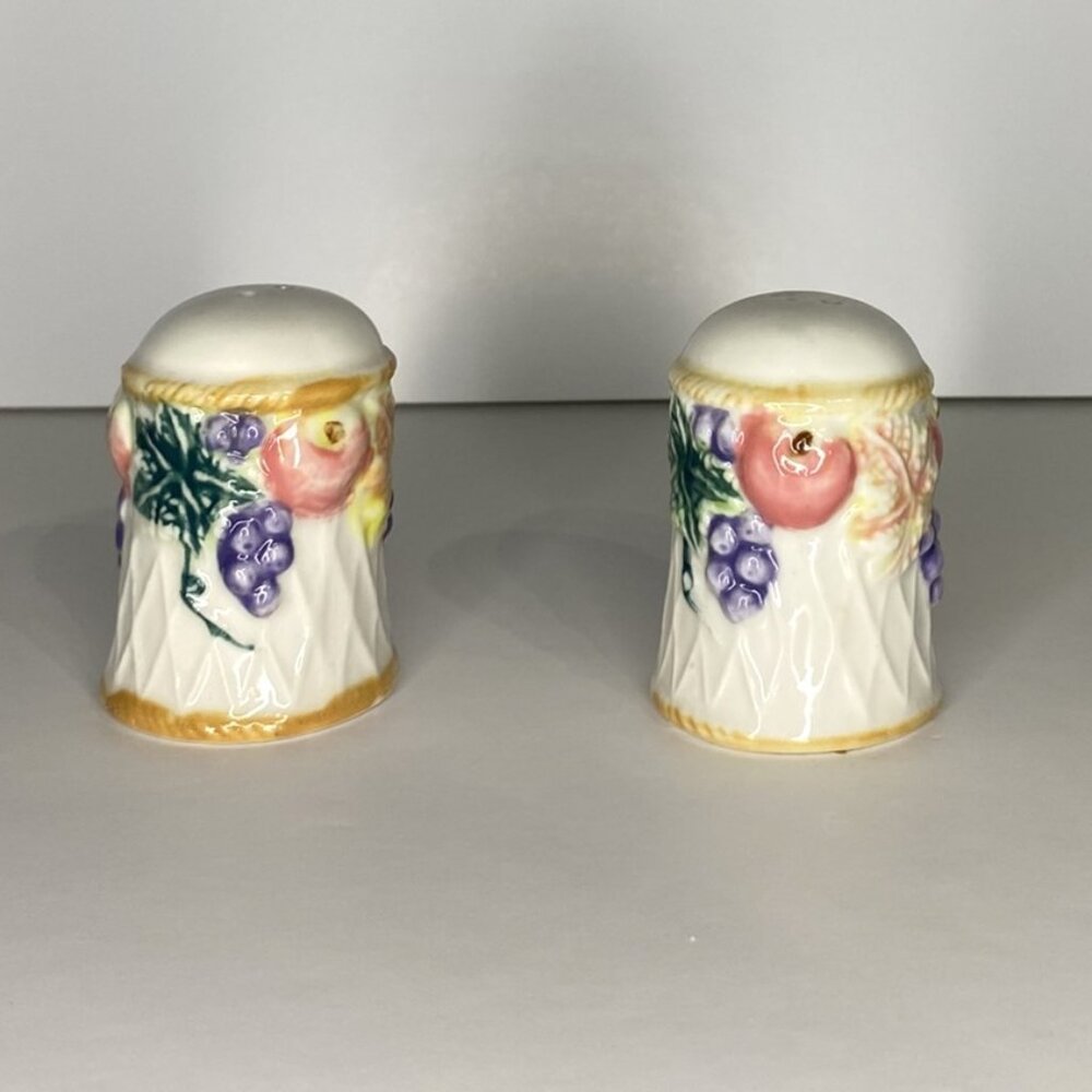 Grapes & Apples Fruit Salt & Pepper Shakers